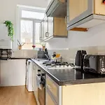 Camden - 3 Bedrooms - Sleeps 6 - Near Underground