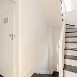Camden - 3 Bedrooms - Sleeps 6 - Near Underground