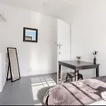 Camden - 3 Bedrooms - Sleeps 6 - Near Underground
