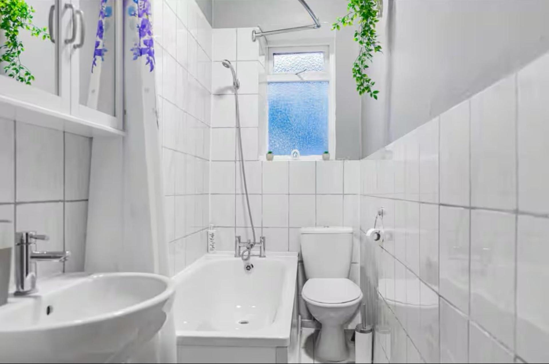 Camden - 3 Bedrooms - Sleeps 6 - Near Underground * London
