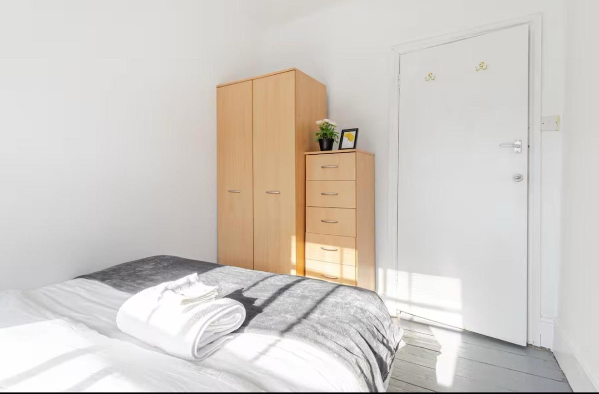 Camden - 3 Bedrooms - Sleeps 6 - Near Underground Appartamento