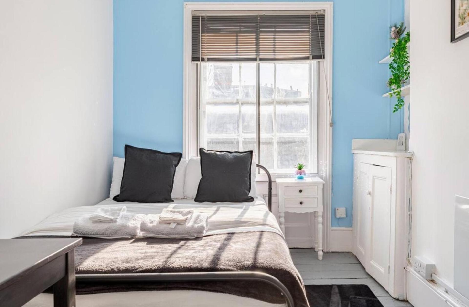 Camden - 3 Bedrooms - Sleeps 6 - Near Underground Londra